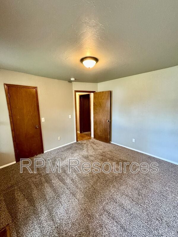 Building Photo - 12504 Whispering Hollow Dr