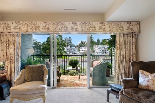 Building Photo - 9 Skinners Path