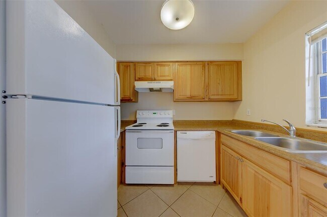 Building Photo - 8301 Bardmoor Blvd