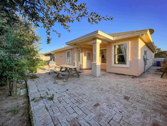 Building Photo - 3006 Imperial Dr