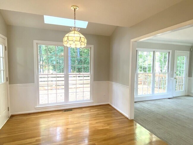 Building Photo - 612 Braidwood Dr NW