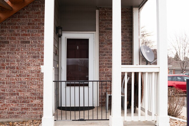 Building Photo - Stunning 2 bed 2 bath Condo in Aurora