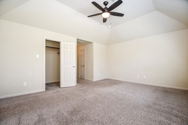 Building Photo - 5215 Brinkman Ct