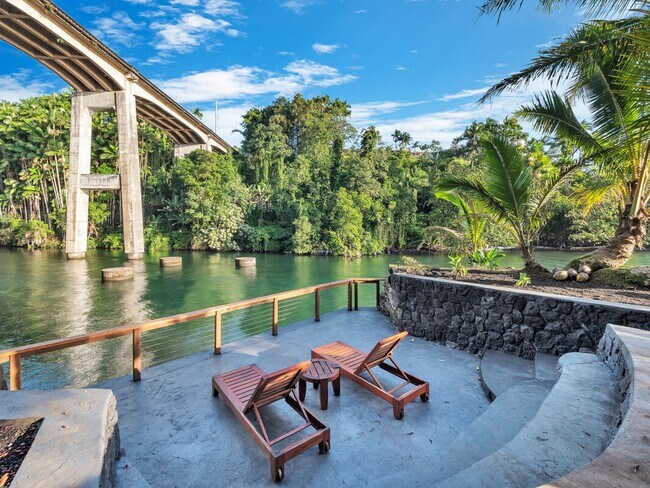 Building Photo - Oceanfront Estate: The Honolii Hale
