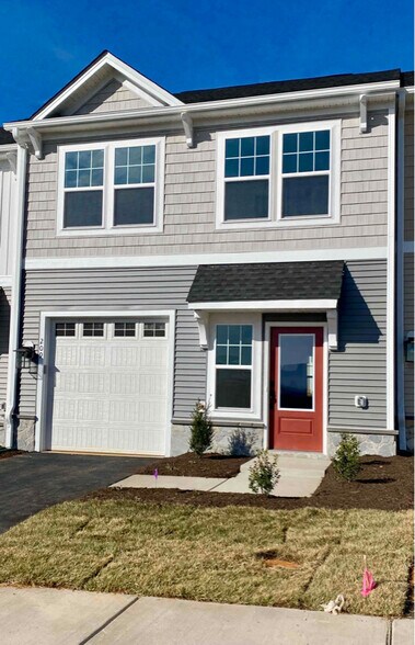 Primary Photo - 209 Sunbird Ln