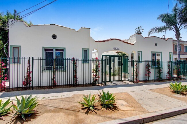 Building Photo - Beautiful 1 Bed / 1 Bath Apartment in the ...