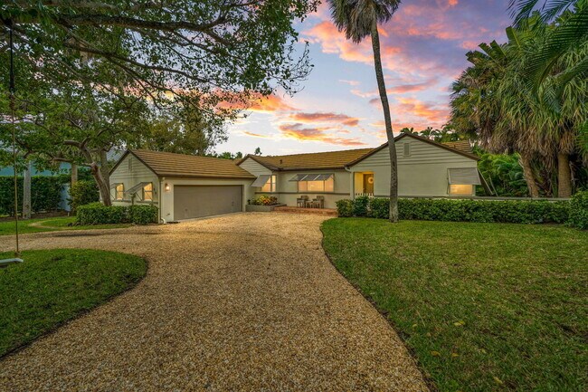 Building Photo - 49 River Dr