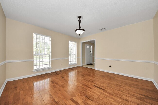 Building Photo - 11411 Briar Forest Dr