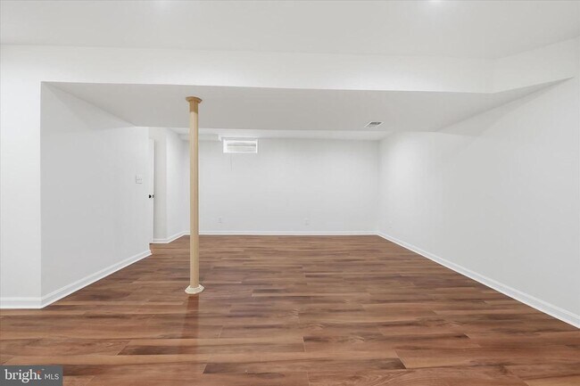 Building Photo - 9500 Windbeat Way