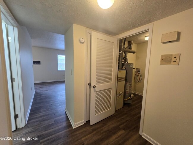 Building Photo - 3212 Springfield Dr