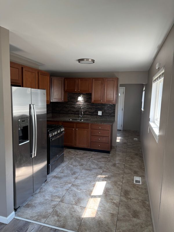 Building Photo - 8220 Lozier Ave