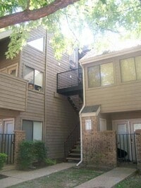 Building Photo - 9825 Walnut St