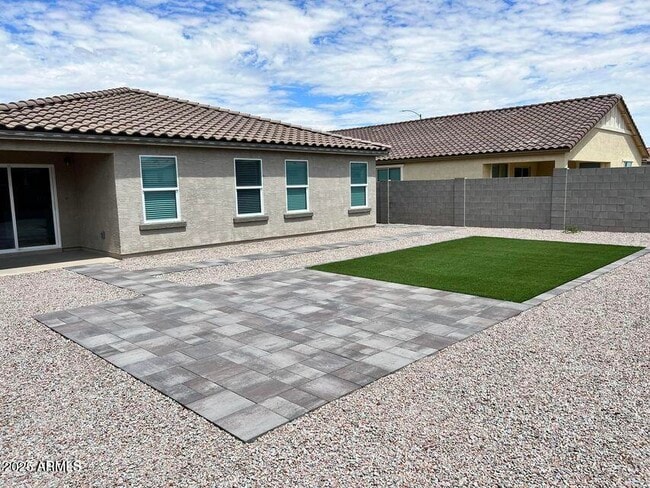 Building Photo - 2075 E Velvet Pl
