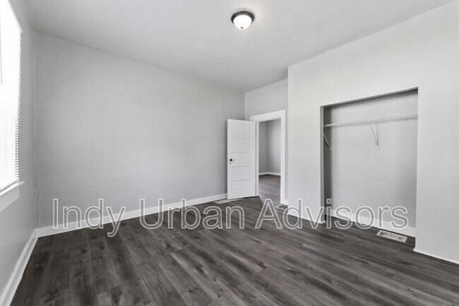 Building Photo - 1024 Winfield Ave