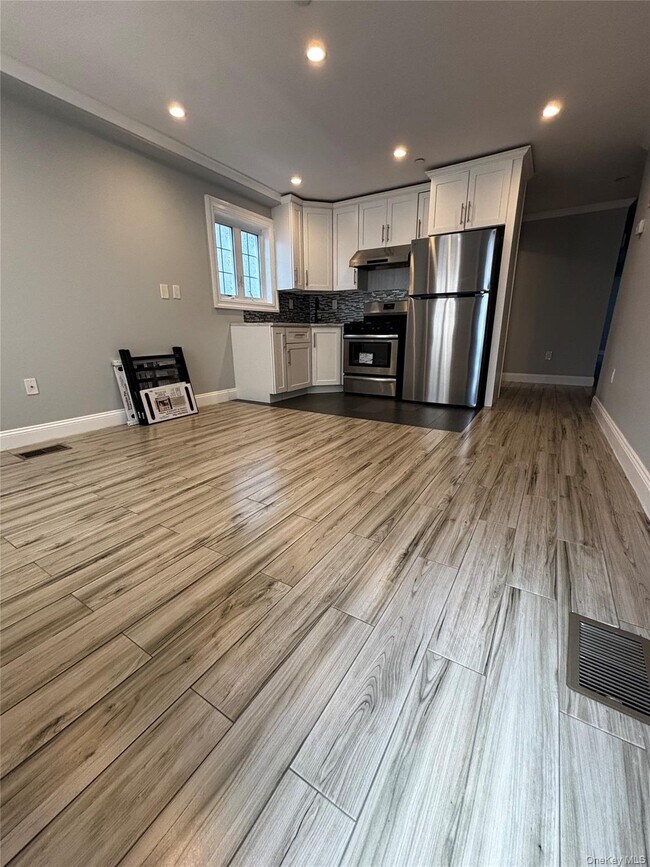 Building Photo - 119-47 Merrill St