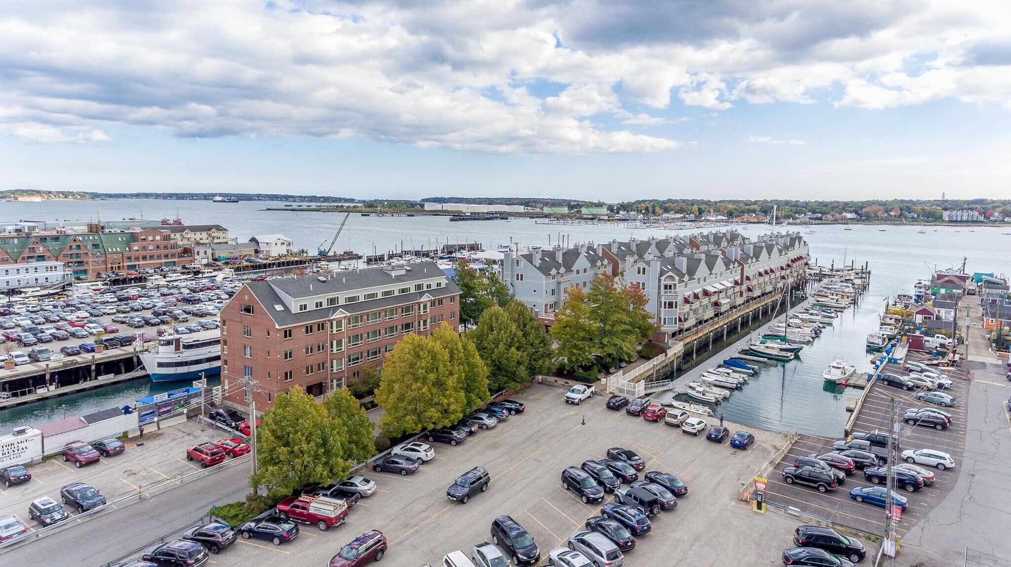 Building Photo - 714 Chandlers Wharf