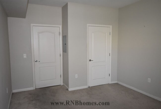 Building Photo - 1211 Vessona Cir