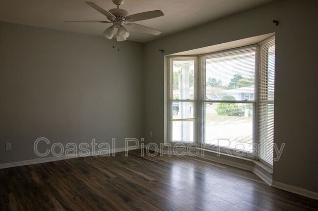 Building Photo - 10760 62nd Ave N