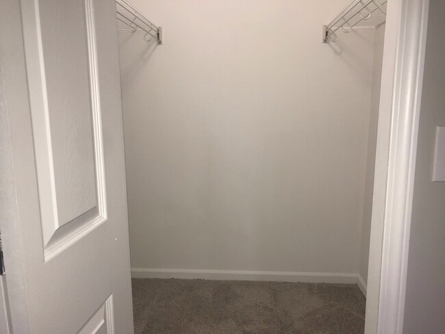 Building Photo - Sharp 2 bedroom, 2 bath upper condo in Nottingham  Cove sub for lease $1700 a month.