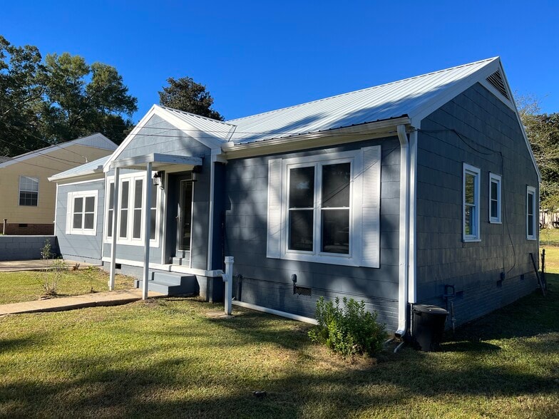 Building Photo - 519 Lakeview Ave