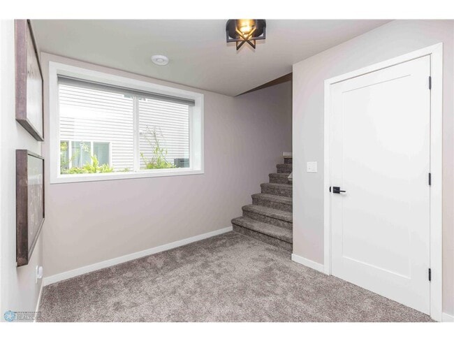 Building Photo - 1058 Ashley Dr W