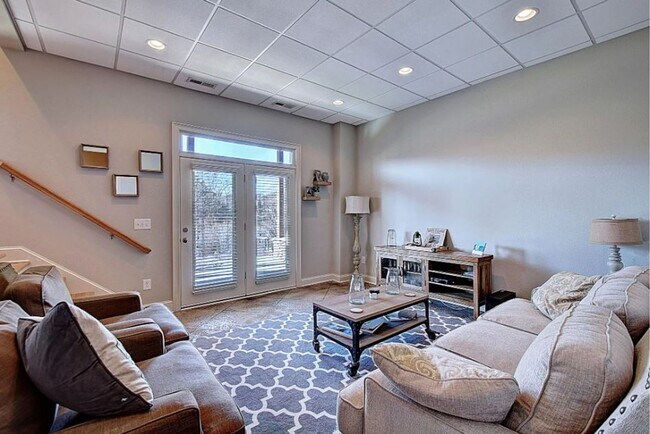 Building Photo - GORGEOUS LAKE HOUSE! 3 Bedrooms/3.5 Baths on Boone Lake, Private Dock, Fireplace & More! $3,900 m...