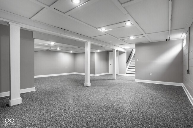 Building Photo - 101 E 96th St