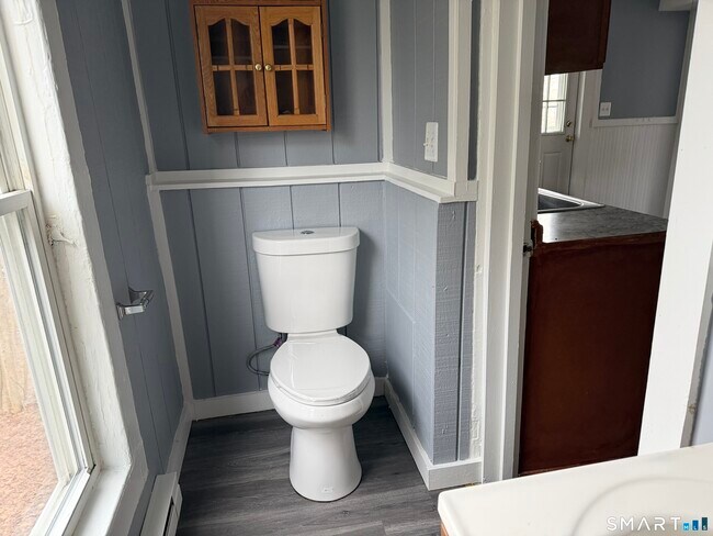 Building Photo - 112 Rockwell St