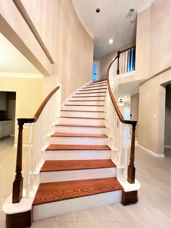 Building Photo - 1802 Hickory Hill Ct