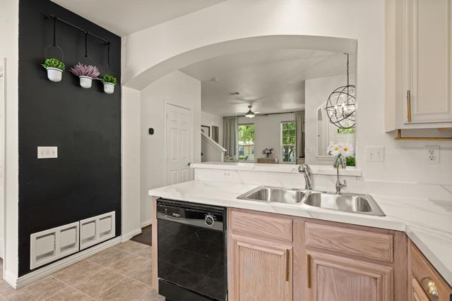 Building Photo - 8001 Caladium Dr