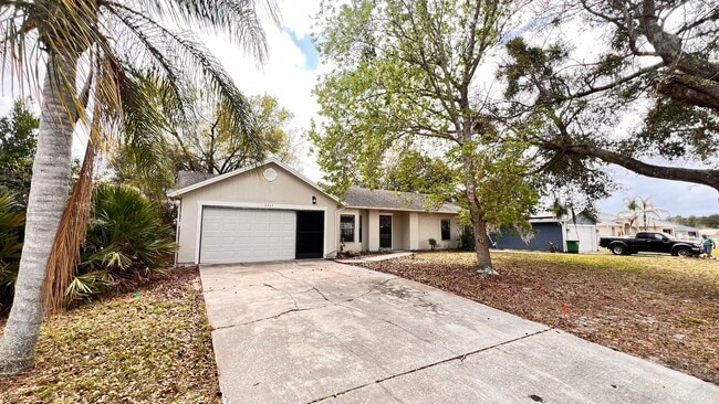 Building Photo - Lovely 3 bedroom, 2 bath in Deltona