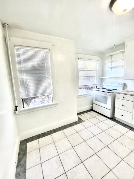 Building Photo - 901 N M St