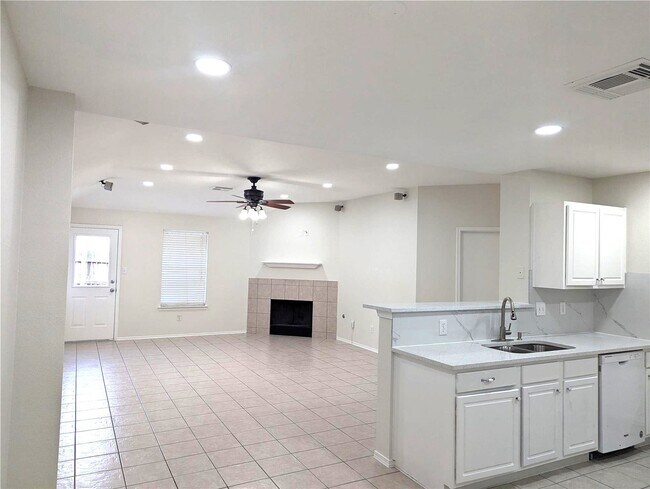 Building Photo - 9202 Aberdeen Lake Dr