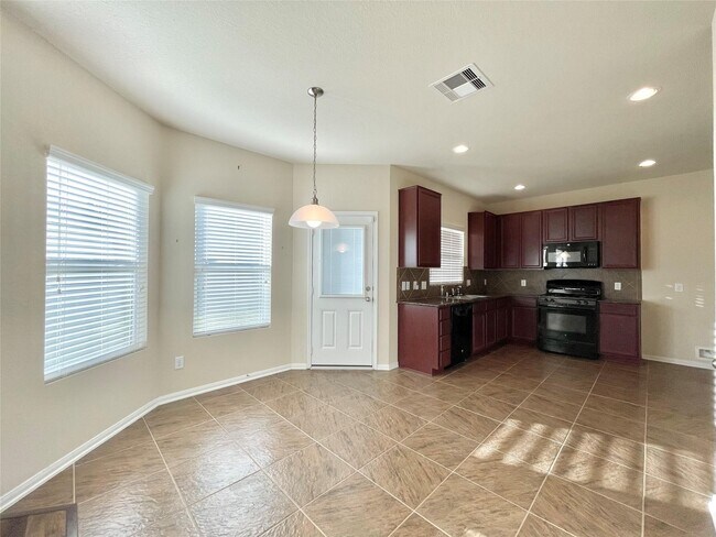 Building Photo - 14903 Vinegrove Falls Ct