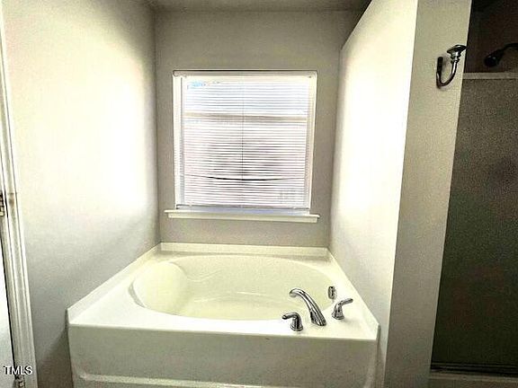 Building Photo - Build Equity While Leasing - Lease and Own...