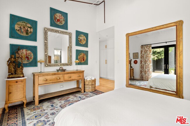 Building Photo - 723 Euclid St