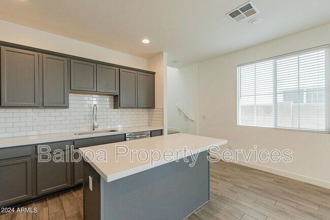 Building Photo - 5516 S Dillon Cir