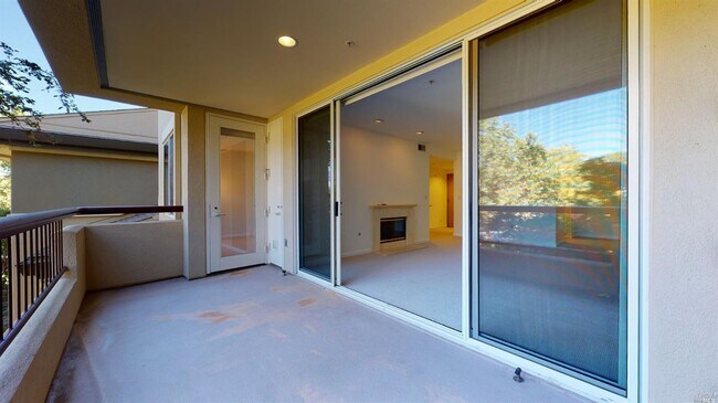 Building Photo - 300 Deer Valley Rd