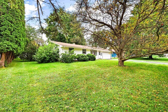 Building Photo - 2728 Florann Dr