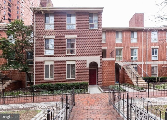 Building Photo - 13 Andrew Pl