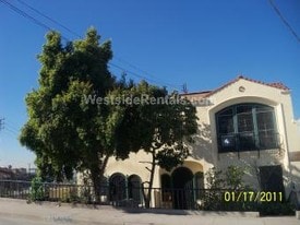 Building Photo - 1417 West Blvd
