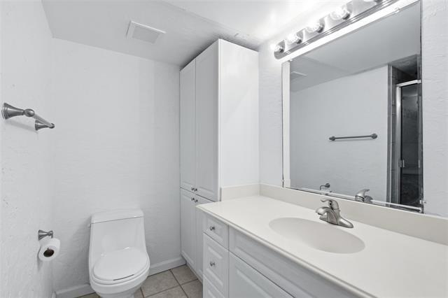 Building Photo - 5810 Marina Dr