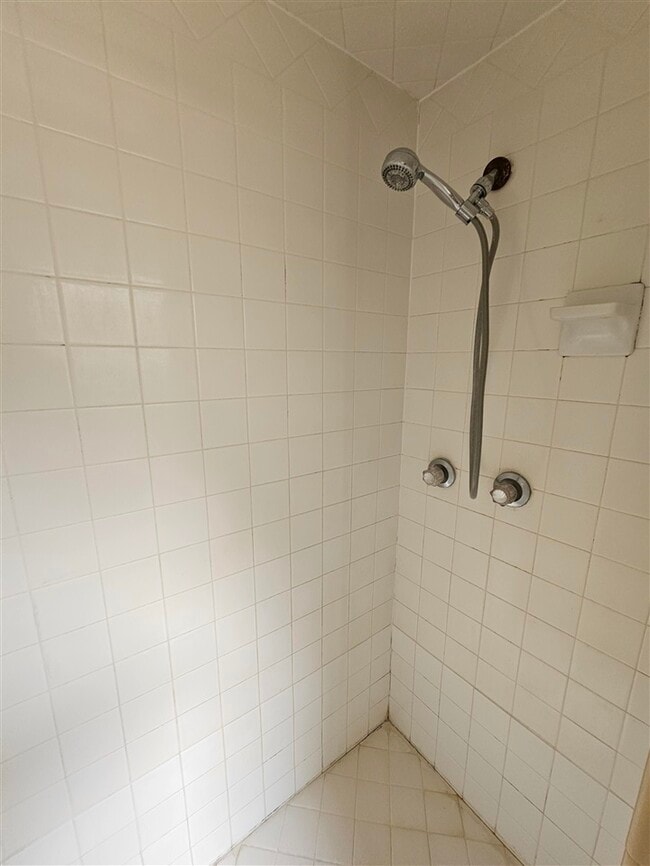 Building Photo - 1437 NW Great Plains Blvd