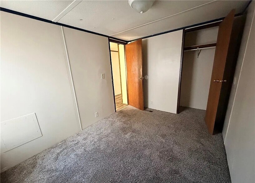 Building Photo - 804 Vagabond Dr
