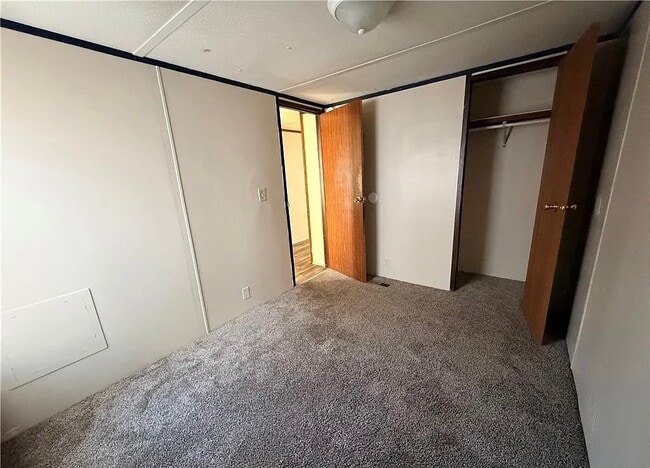 Building Photo - 804 Vagabond Dr