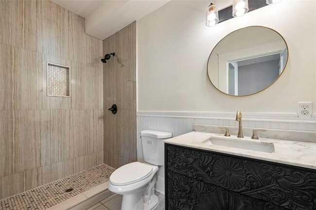 Building Photo - 5709 N Suwanee Ave