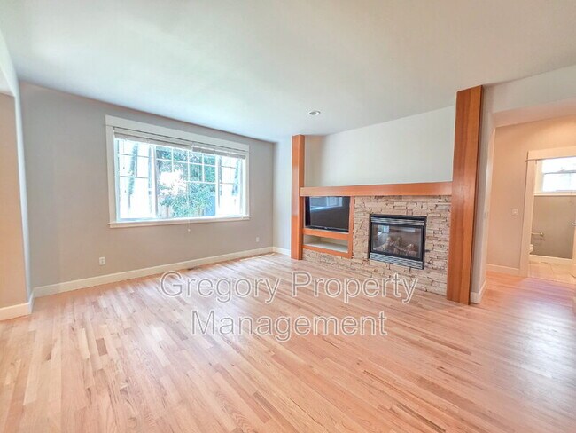Building Photo - 15327 128th Ave NE