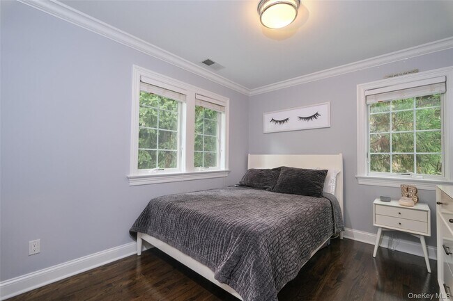 Building Photo - 23 Cedar Pl