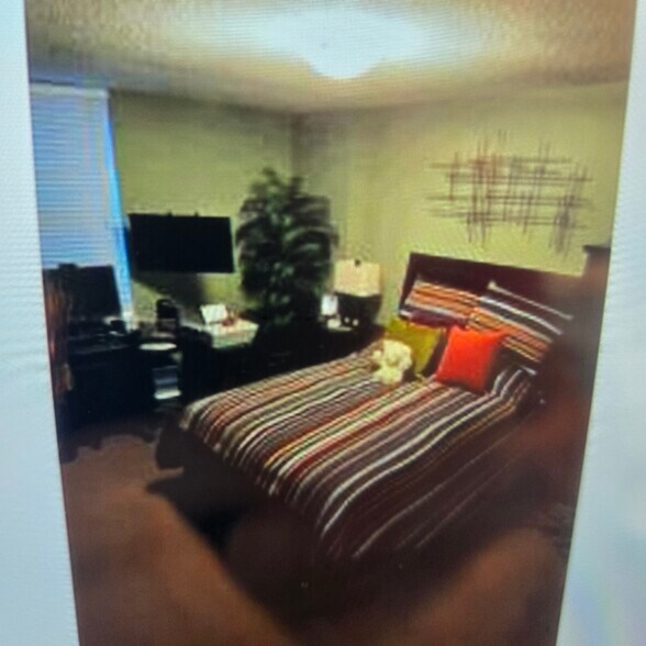 Building Photo - 401 S 1st St