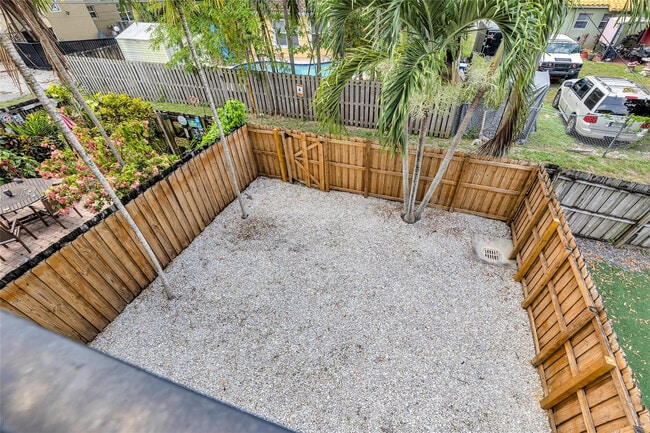 Building Photo - 416 SW 11th St